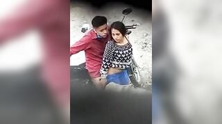 شرموطة في الشارع تتعرض لموقف مفاجئ - arab sex