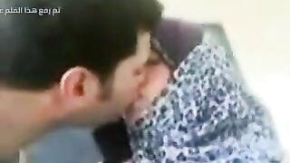 الرومانسية في الحياة الجامعية: اكتشافات جديدة في العلاقات الجنسية arab sex