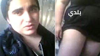 رجل يضغط على امرأة لإزالة ملابسها - تجربة سكس بلدي بدون صوت مع نيج